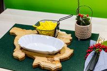 Lade das Bild in den Galerie-Viewer, Saarlandbrett aus Holz - Currywurst & Pommes Edition