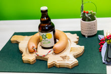 Lade das Bild in den Galerie-Viewer, Saarlandbrett aus Holz - Lyoner & Stubbi Edition