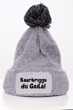Lade das Bild in den Galerie-Viewer, Beanie Bommelmütze - Saarbrigge du Geila!