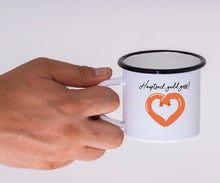 Lade das Bild in den Galerie-Viewer, Emaille Tasse - Hauptsach Gudd Gess