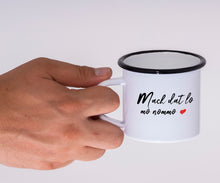 Lade das Bild in den Galerie-Viewer, Emaille Tasse - Mach dat lo mo nommo <3