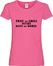 Lade das Bild in den Galerie-Viewer, Girly T-Shirt - Frau mit Grill