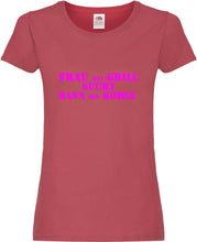 Lade das Bild in den Galerie-Viewer, Girly T-Shirt - Frau mit Grill
